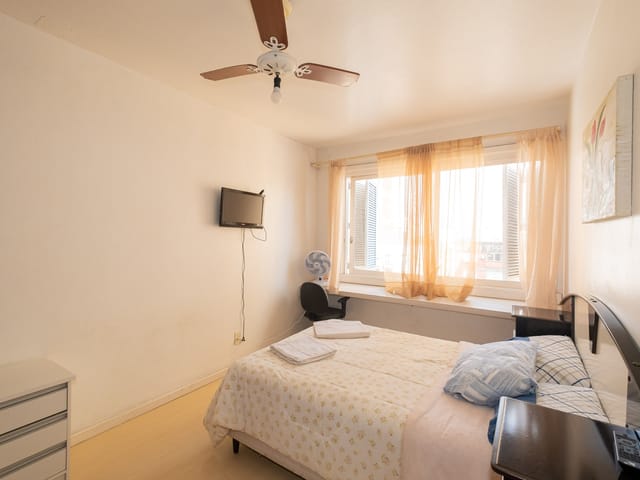 Apartamento com 104m² 2 quartos e 2 banheiros, à venda ou para alugar, no bairro Centro em Pelotas