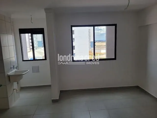 Apartamento 2 quartos e 1 banheiro, à venda, no bairro Jardim Maria Celina em Londrina