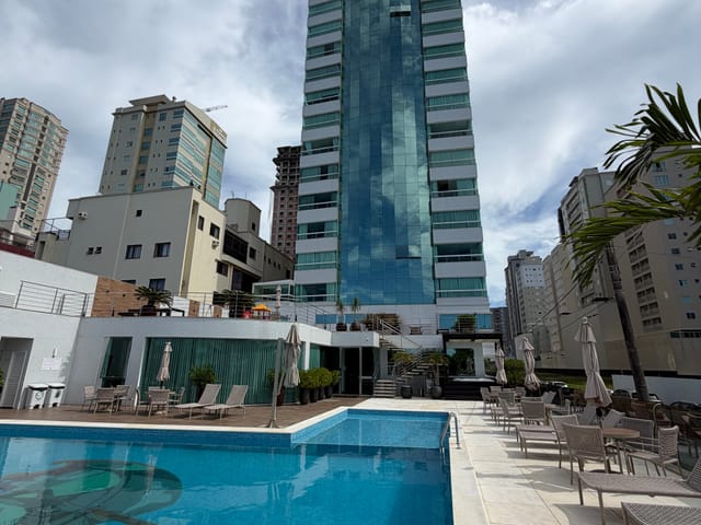 Apartamento 4 quartos e 4 banheiros, à venda, no bairro Meia Praia em Itapema