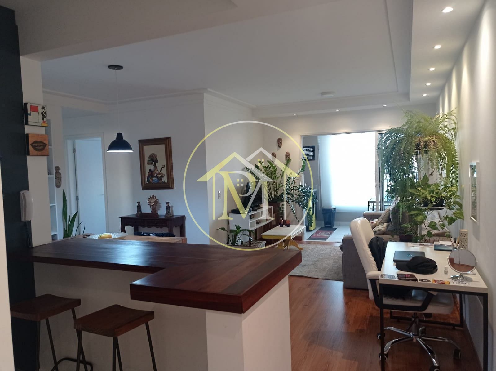 Apartamento à venda com 3 quartos, 96m² - Foto 2