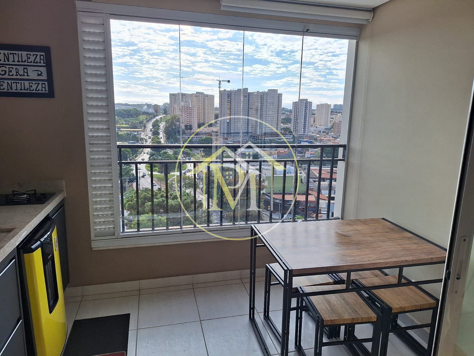 Apartamento à venda com 3 quartos, 96m² - Foto 1