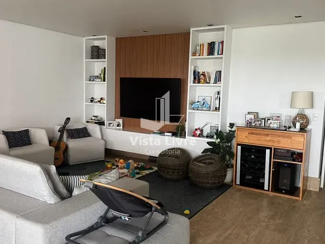 Apartamento com 240m² 4 quartos e 4 banheiros, à venda, no bairro Brooklin Paulista em São Paulo