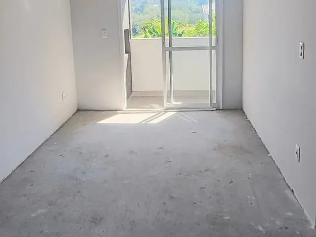 Apartamento 2 quartos e 1 banheiro, à venda, no bairro Nossa Senhora das Graças em Caxias do Sul