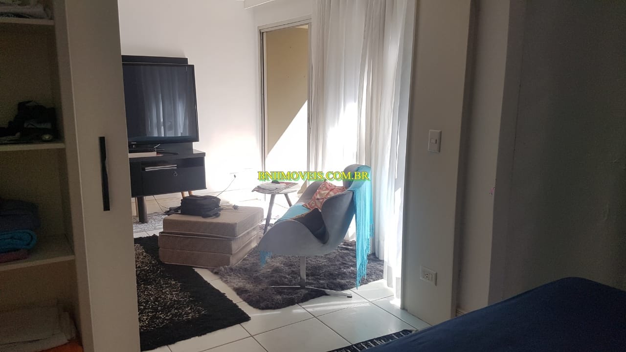 Apartamento à venda com 1 quarto, 50m² - Foto 2