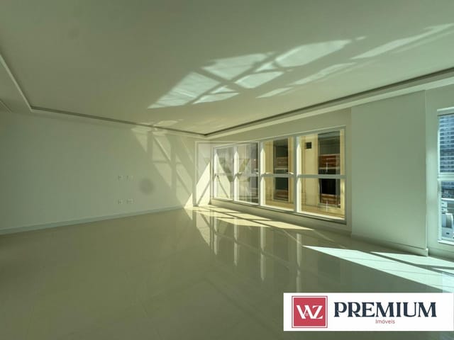 Apartamento 4 quartos e 5 banheiros, à venda, no bairro Meia Praia em Itapema