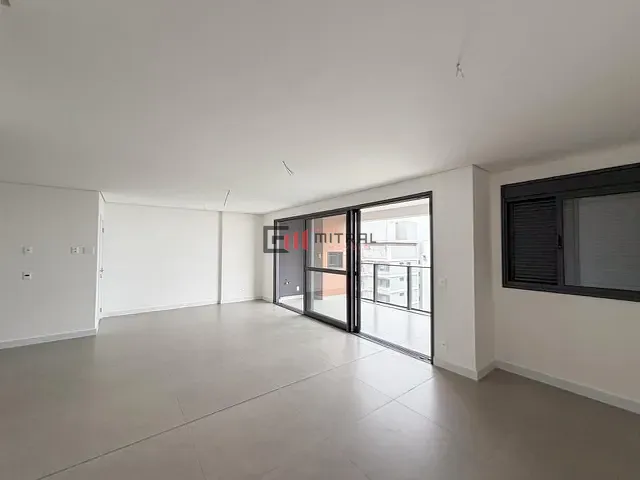 Apartamento 2 quartos e 1 banheiro, à venda, no bairro Gleba Fazenda Palhano em Londrina