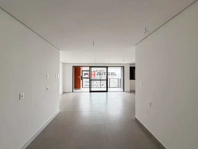 Apartamento 2 quartos e 1 banheiro, à venda, no bairro Gleba Fazenda Palhano em Londrina