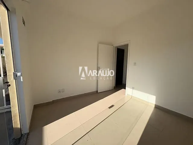 Apartamento 2 quartos e 1 banheiro, para alugar, no bairro Centro em Navegantes