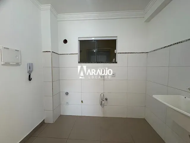 Apartamento 2 quartos e 1 banheiro, para alugar, no bairro Centro em Navegantes