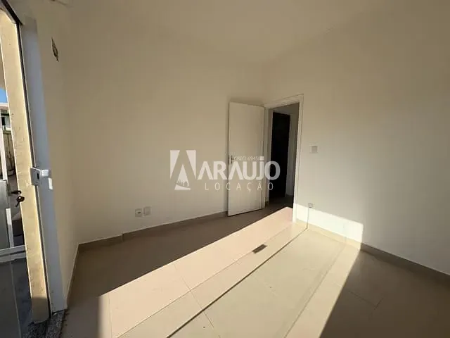 Apartamento 2 quartos e 1 banheiro, para alugar, no bairro Centro em Navegantes