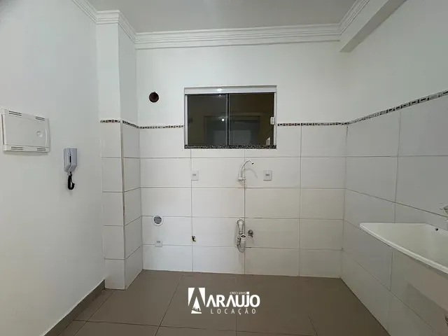 Apartamento 2 quartos e 1 banheiro, para alugar, no bairro Centro em Navegantes