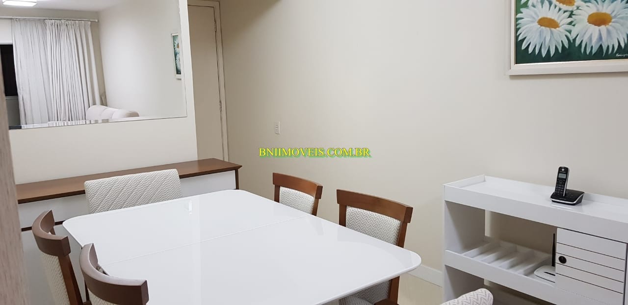 Apartamento à venda com 2 quartos, 65m² - Foto 4