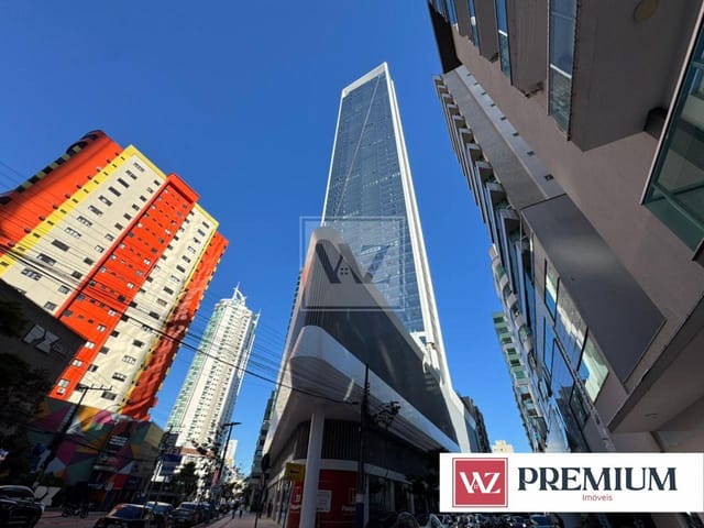 Apartamento com 312m² 4 quartos e 5 banheiros, à venda, no bairro Centro em Balneário Camboriú