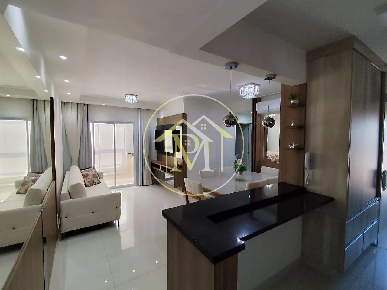 Apartamento à venda com 2 quartos, 73m² - Foto 1
