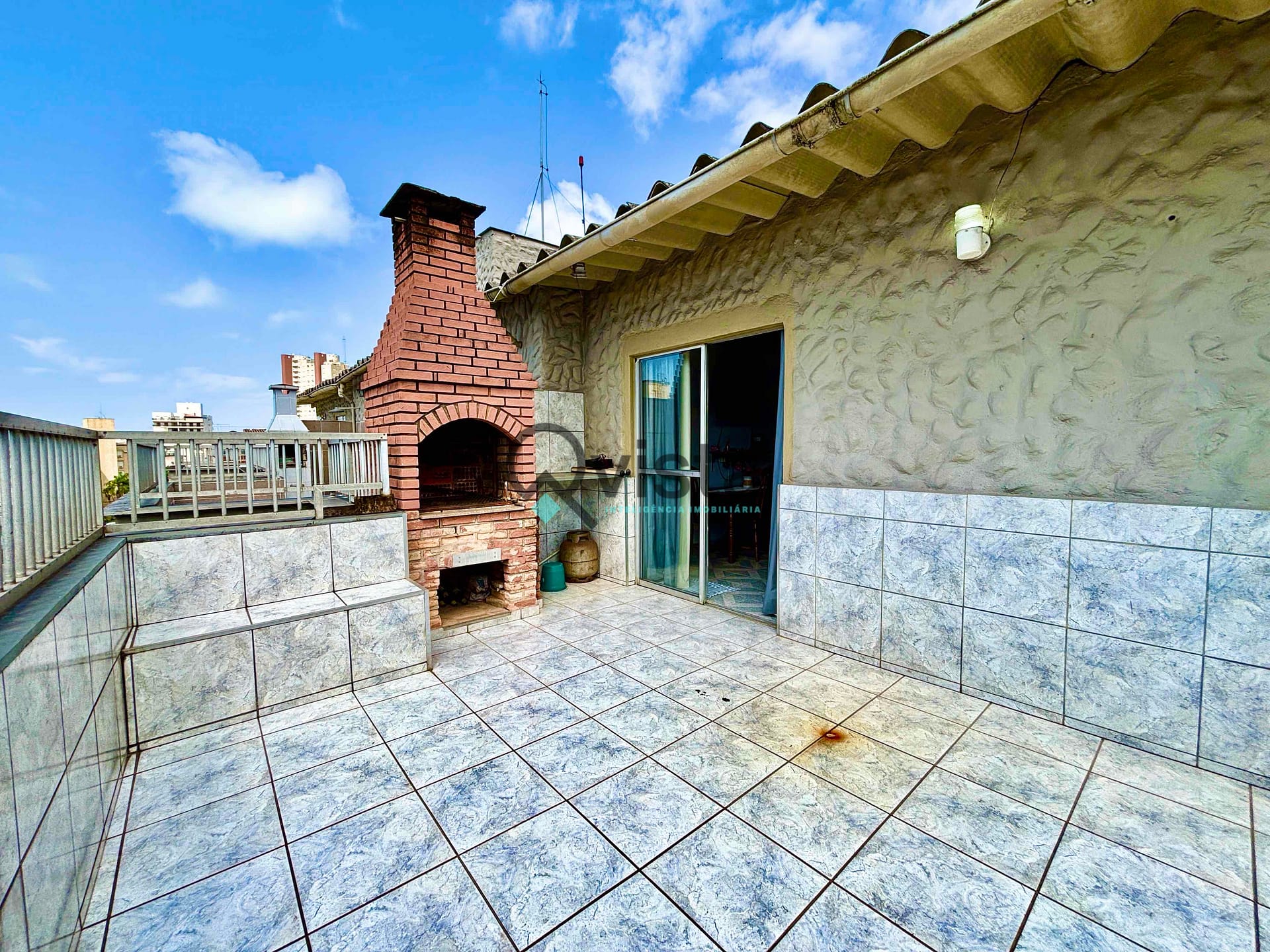 Apartamento à venda com 3 quartos, 118m² - Foto 1