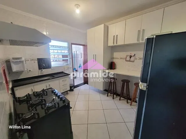 Apartamento com 130m² 2 quartos e 2 banheiros, à venda, no bairro Centro em Caraguatatuba