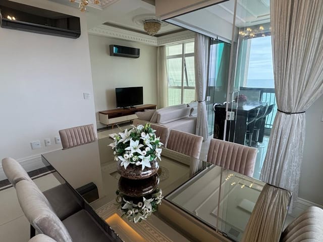 Apartamento 4 quartos e 5 banheiros, à venda, no bairro Meia Praia em Itapema