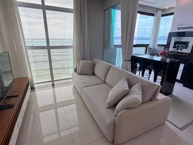 Apartamento 4 quartos e 5 banheiros, à venda, no bairro Meia Praia em Itapema