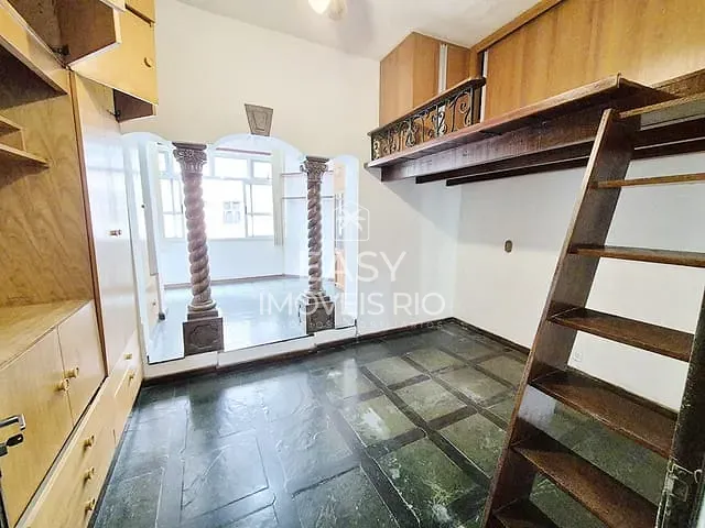 Apartamento com 57m² 1 quarto e 1 banheiro, à venda, no bairro Copacabana em Rio de Janeiro