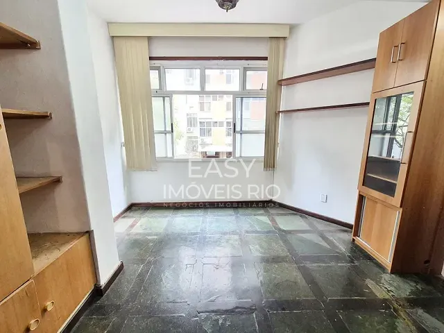 Apartamento com 57m² 1 quarto e 1 banheiro, à venda, no bairro Copacabana em Rio de Janeiro