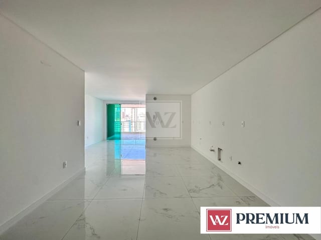 Apartamento 3 quartos e 4 banheiros, à venda, no bairro Meia Praia em Itapema