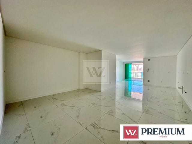 Apartamento 3 quartos e 4 banheiros, à venda, no bairro Meia Praia em Itapema