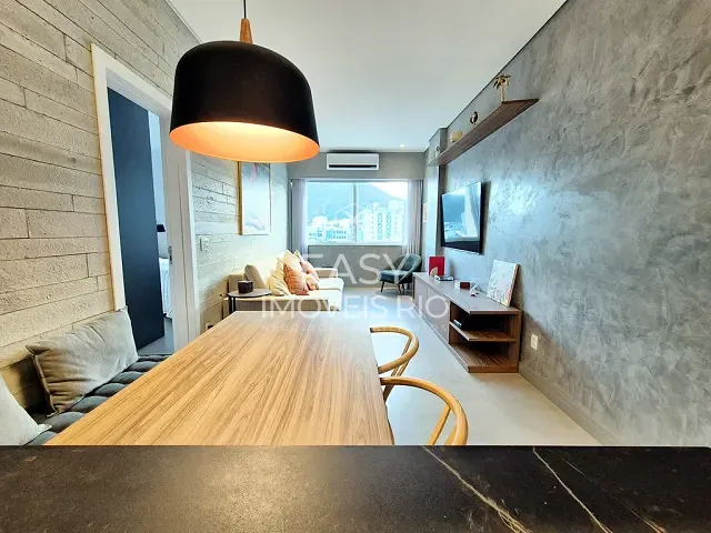 Apartamento com 55m² 2 quartos e 2 banheiros, para alugar, no bairro Leblon em Rio de Janeiro