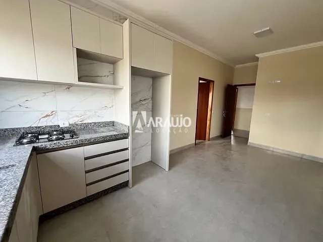 Apartamento 2 quartos e 1 banheiro, para alugar, no bairro Santa Regina em Itajaí