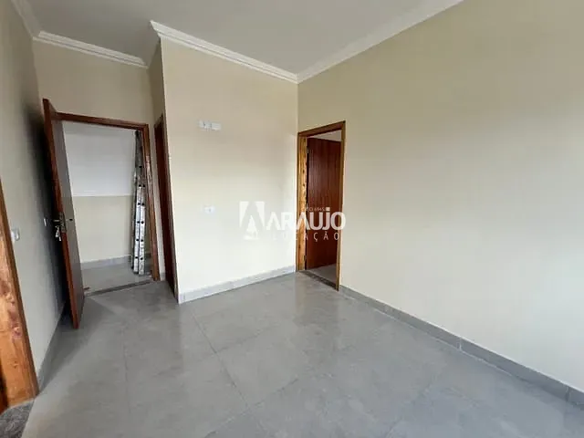 Apartamento 2 quartos e 1 banheiro, para alugar, no bairro Santa Regina em Itajaí