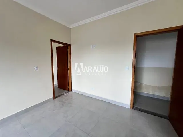 Apartamento 2 quartos e 1 banheiro, para alugar, no bairro Santa Regina em Itajaí