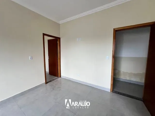 Apartamento 2 quartos e 1 banheiro, para alugar, no bairro Santa Regina em Itajaí