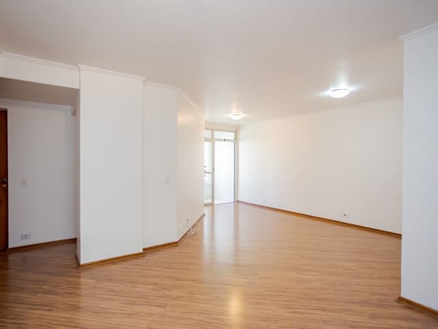 Apartamento 3 quartos e 4 banheiros, para alugar, no bairro Bigorrilho em Curitiba