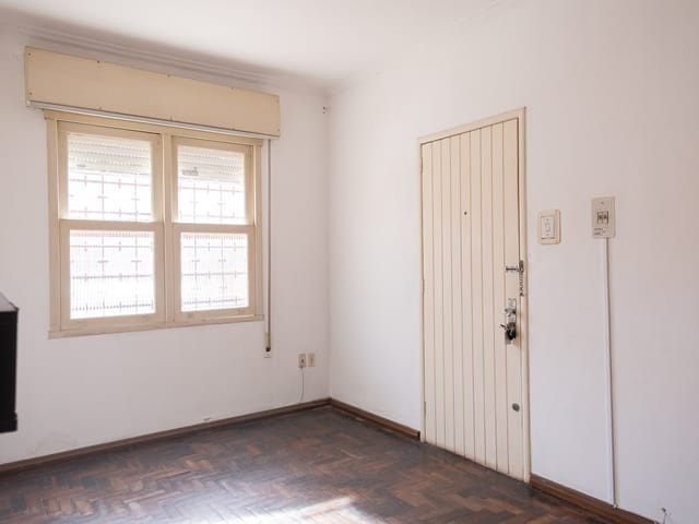 Apartamento 2 quartos e 1 banheiro, à venda ou para alugar, no bairro Centro em Pelotas