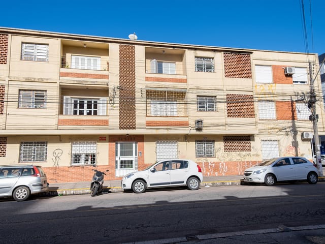 Apartamento 2 quartos e 1 banheiro, à venda ou para alugar, no bairro Centro em Pelotas