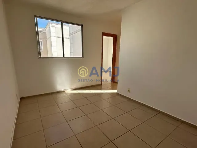Apartamento 2 quartos e 1 banheiro, à venda, no bairro Chácaras Santa Rita em Goiânia
