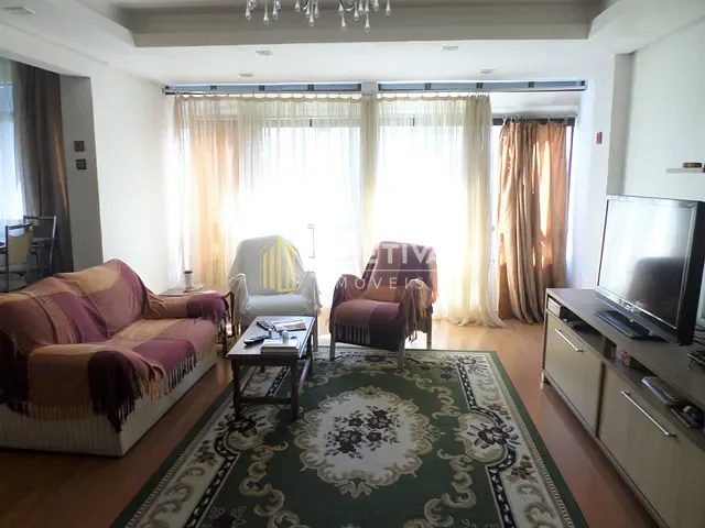 Apartamento com 90m² 1 quarto e 2 banheiros, à venda, no bairro Centro Histórico em Porto Alegre
