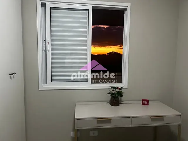 Apartamento 2 quartos e 1 banheiro, à venda, no bairro Parque Industrial em São José dos Campos