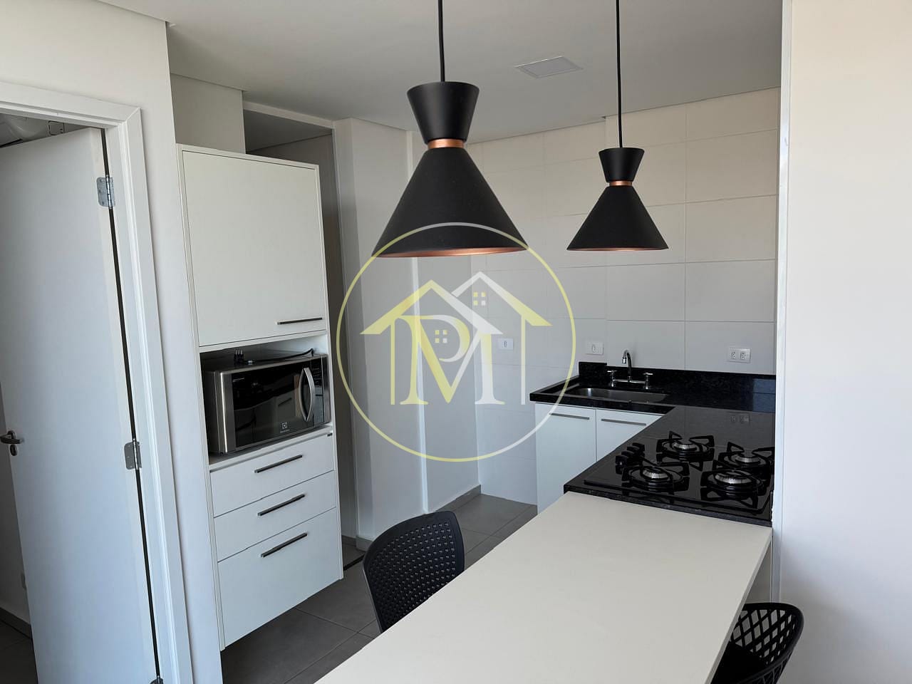 Apartamento à venda e aluguel com 1 quarto, 50m² - Foto 1