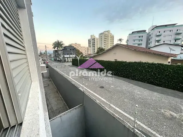 Apartamento com 105m² 2 quartos e 2 banheiros, à venda, no bairro Centro em Caraguatatuba