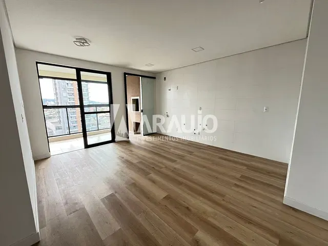 Apartamento com 78m² 2 quartos e 1 banheiro, à venda, no bairro São João em Itajaí