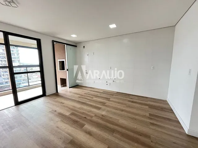 Apartamento com 78m² 2 quartos e 1 banheiro, à venda, no bairro São João em Itajaí