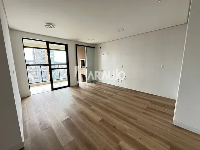 Apartamento com 78m² 2 quartos e 1 banheiro, à venda, no bairro São João em Itajaí