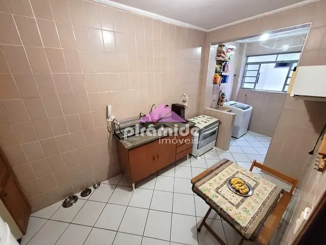 Apartamento 2 quartos e 1 banheiro, à venda, no bairro Jardim das Indústrias em São José dos Campos