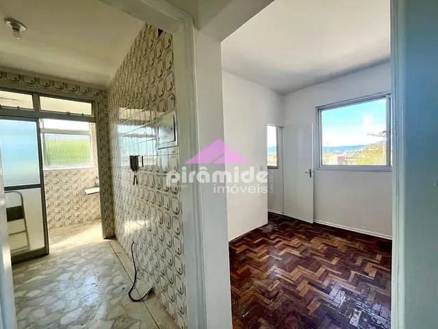 Apartamento 1 quarto e 1 banheiro, à venda, no bairro Golfinhos em Caraguatatuba