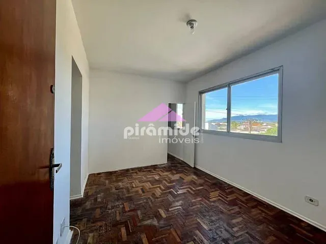 Apartamento 1 quarto e 1 banheiro, à venda, no bairro Golfinhos em Caraguatatuba