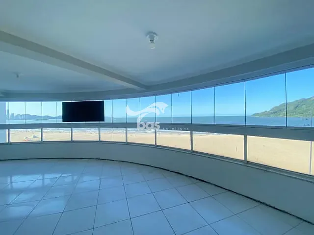 Apartamento com 300m² 4 quartos e 5 banheiros, à venda, no bairro Centro em Balneário Camboriú