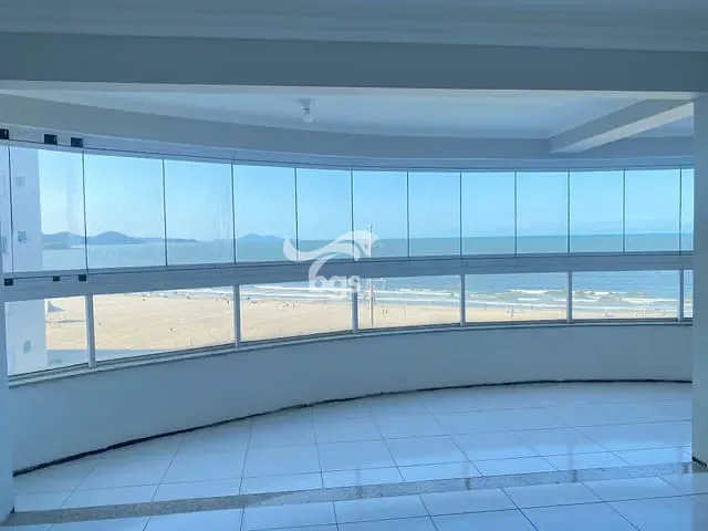 Apartamento com 300m² 4 quartos e 5 banheiros, à venda, no bairro Centro em Balneário Camboriú