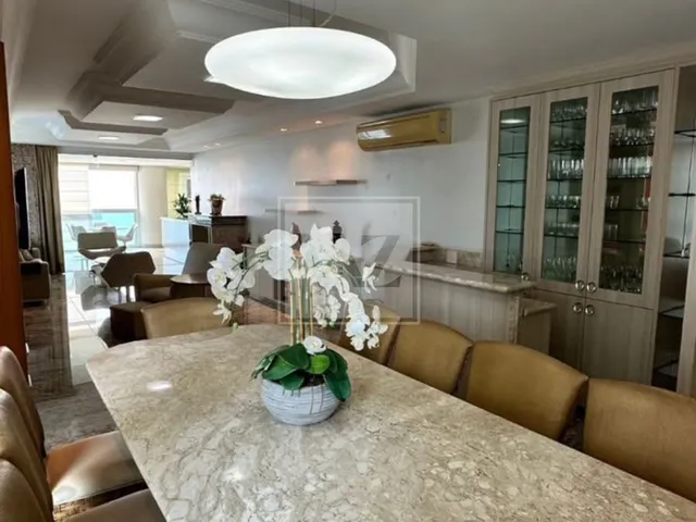 Apartamento 5 quartos e 6 banheiros, à venda, no bairro Centro em Balneário Camboriú