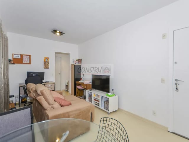 Apartamento 1 quarto e 1 banheiro, à venda, no bairro Centro em Curitiba