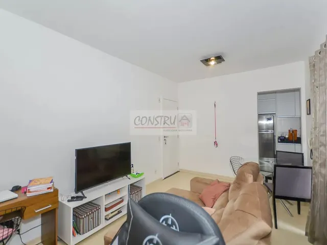 Apartamento 1 quarto e 1 banheiro, à venda, no bairro Centro em Curitiba